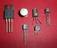 200px-Transistors_agr